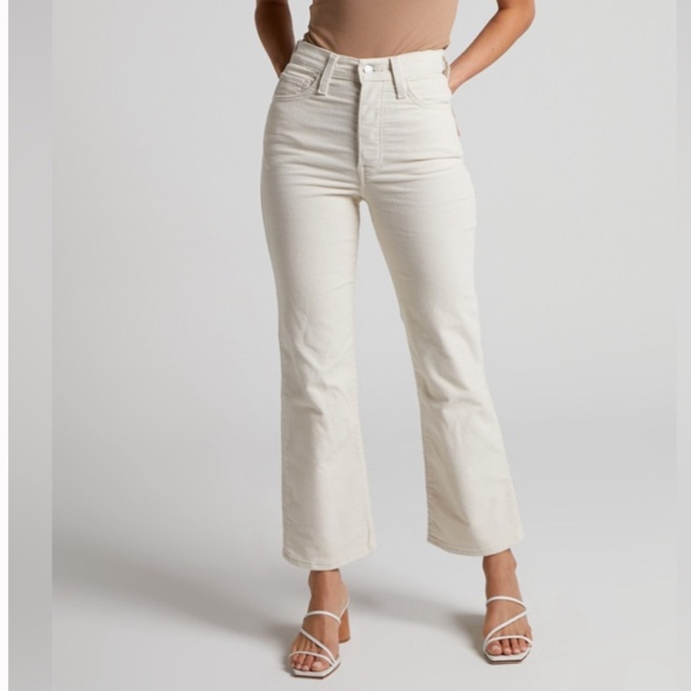 NWOT Levi’s | Ribcage Corduroy Crop Boot